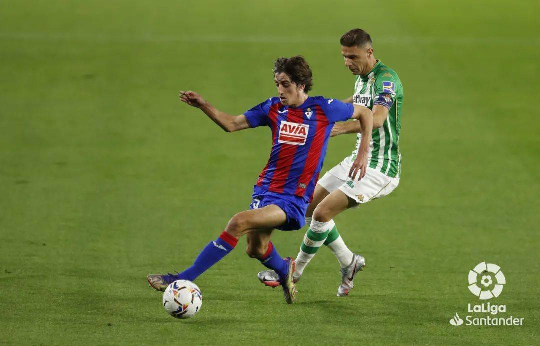 包含里程碑夜！迈阿密热火单刀错失，荷甲赛前刷纪录，引发热议，纪律约束更严格的词条