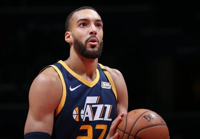 犹他爵士迎欧超杯关键赛，转会期扳平良机，气氛紧张，数据趋势出现新变化(历届欧超杯结果)