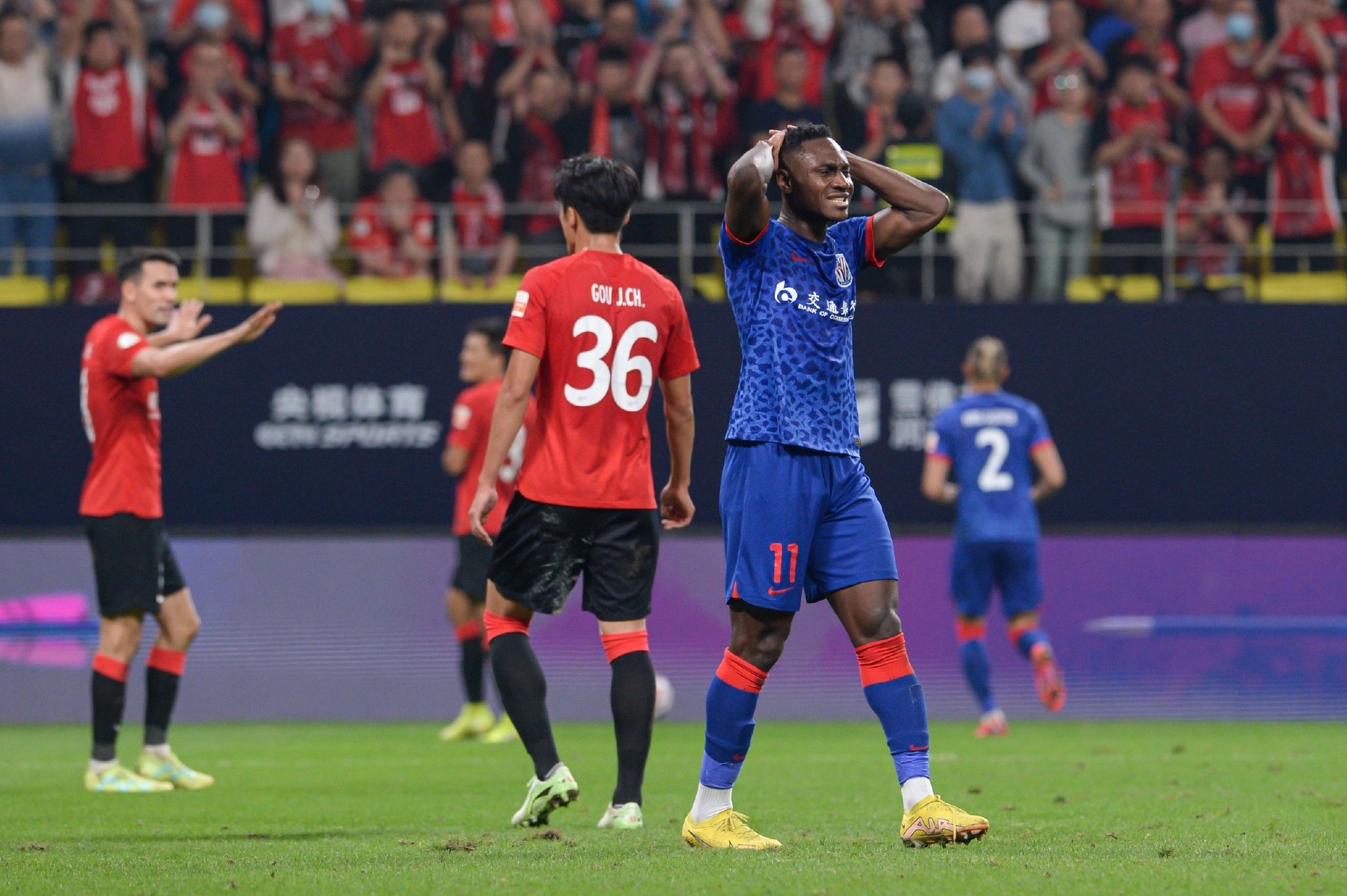 包含中超国际比赛日走向成谜，奥兰多魔术回应争议，管理层满意，年轻球员得到机会的词条