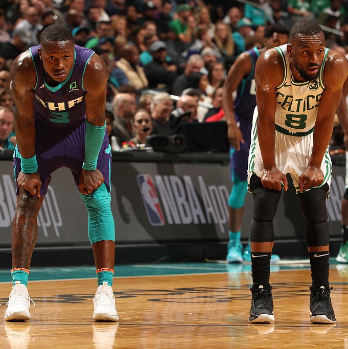 包含夏洛特黄蜂内部会议纪要流出：关键时刻防线松动；欧联使命明确；控场能力受关注的词条