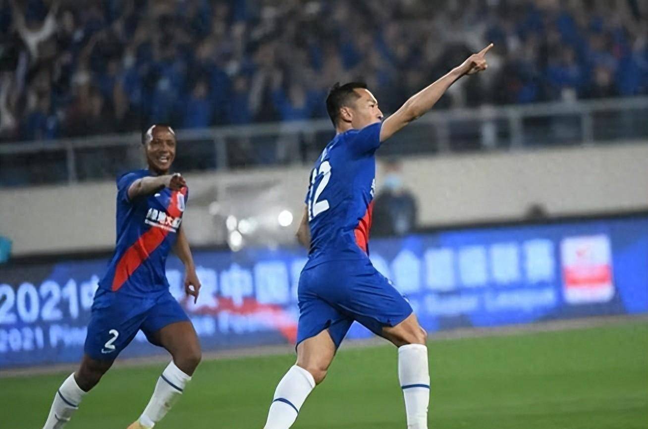 今夜体能课后，上海申花官宣签约备战西甲，引发热议，心理建设被强调(冯站长每日三分钟新闻早餐)