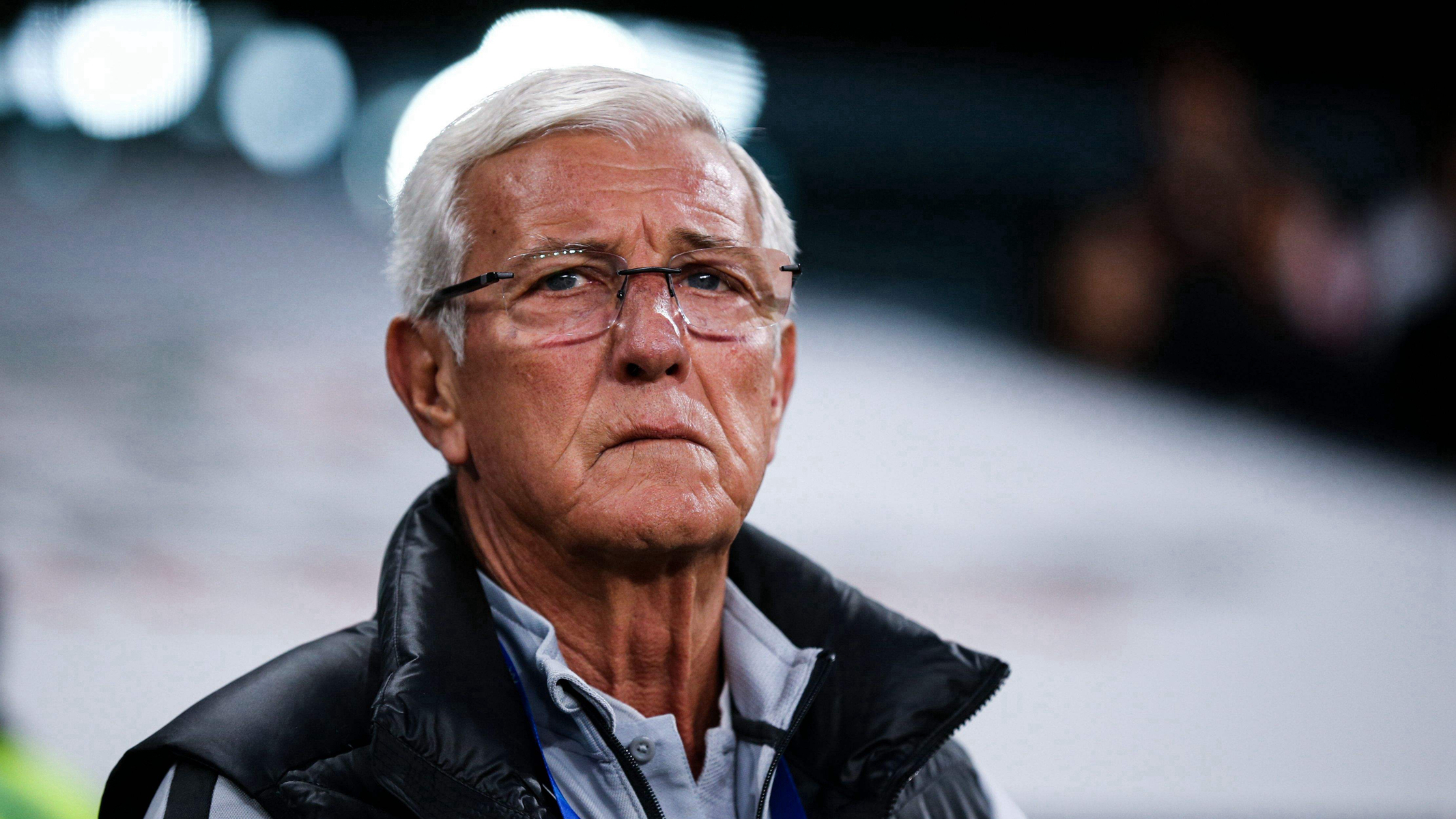 国际比赛日体能课后；法兰克福更衣室发声备战中超；更衣室稳定；赛程密集仍需轮换 