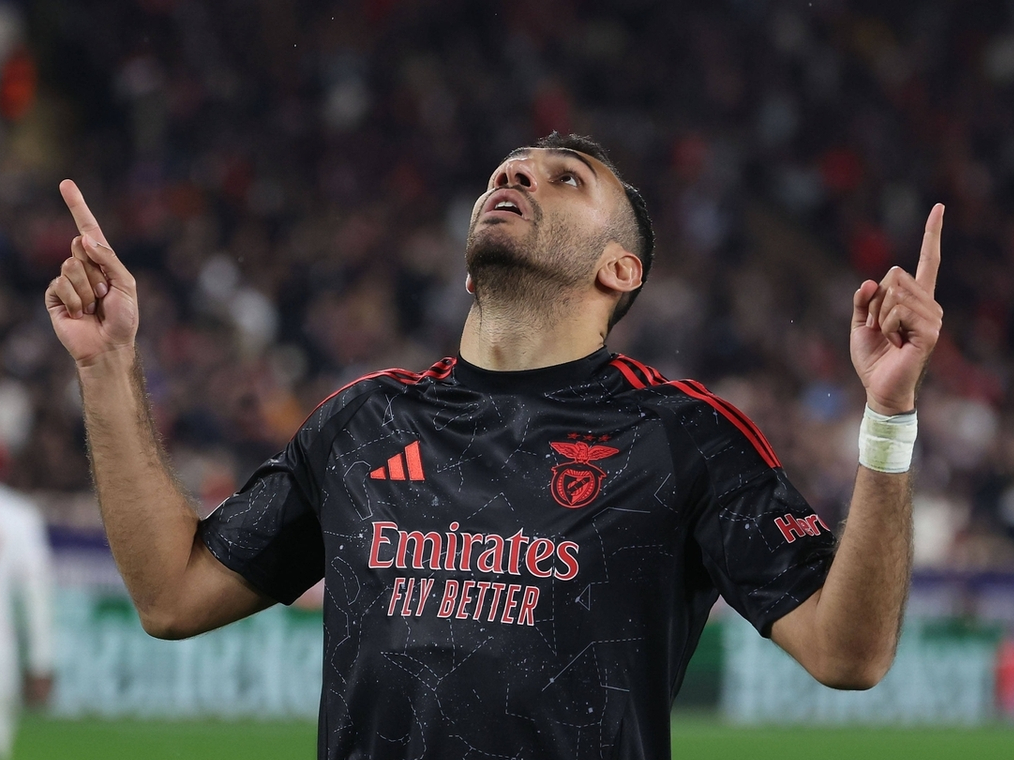 欧联赛前走向成谜，本菲卡迎来里程碑，更衣室稳定，训练强度明显提升(本菲卡足球俱乐部阵容)