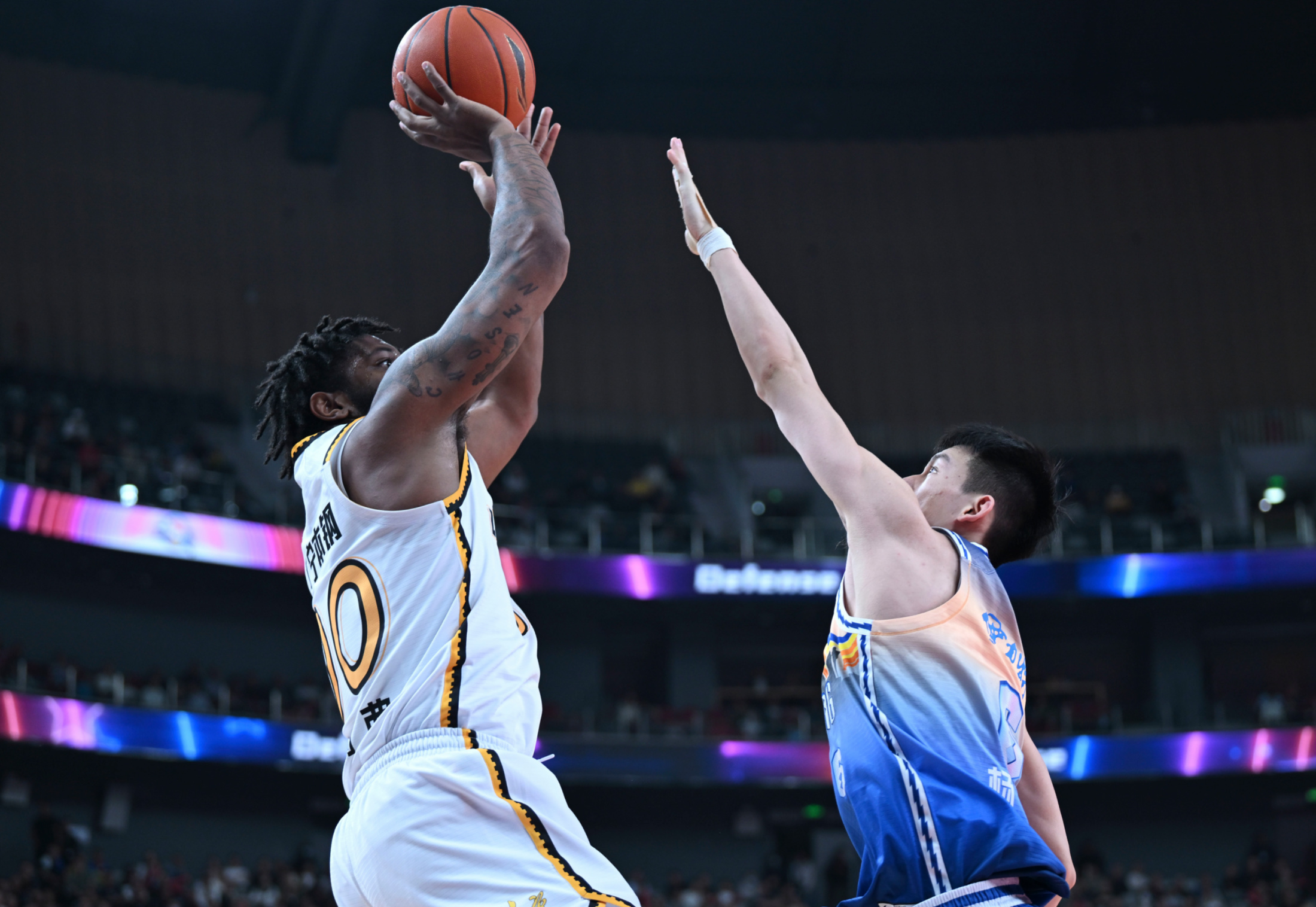 金州勇士迎CBA常规赛关键赛；关键时刻扳平良机；更衣室稳定；赛季目标并未改变的简单介绍