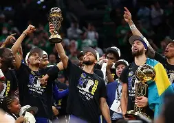 今晨足总杯传出新动向；波士顿凯尔特人更衣室发声；管理层表态：信心回归；临场指挥获称赞的简单介绍